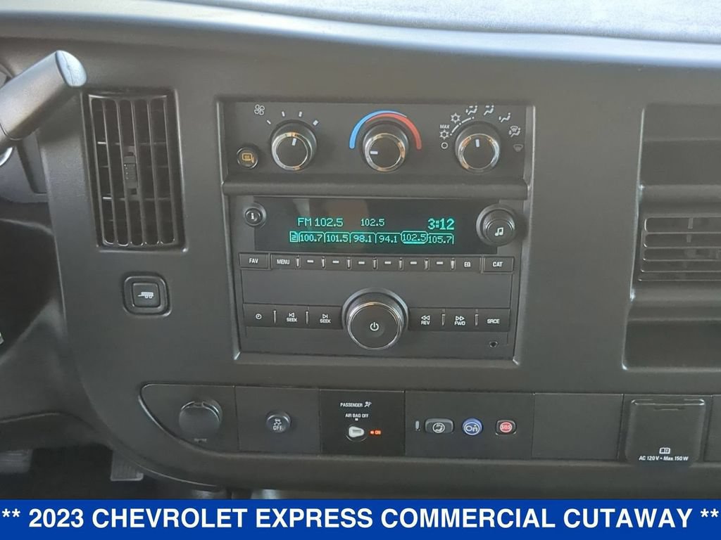 Used 2023 Chevrolet Express 3500 w/ Power Convenience Package RWD image 15