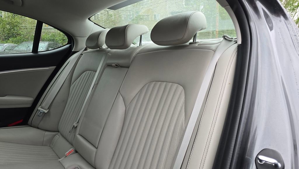 Used 2019 Genesis G70 2.0T Advanced w/ Elite Package image 17