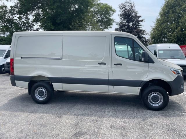 Used 2025 Mercedes-Benz Sprinter 2500 image 6