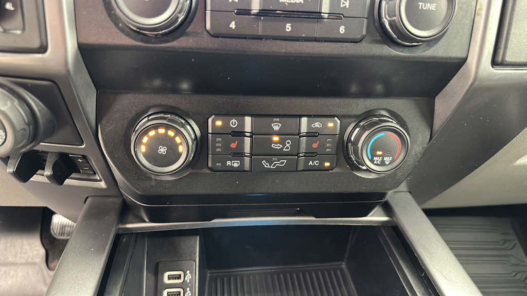 Used 2020 Ford F150 XLT w/ Equipment Group 302A Luxury AWD/4WD image 21