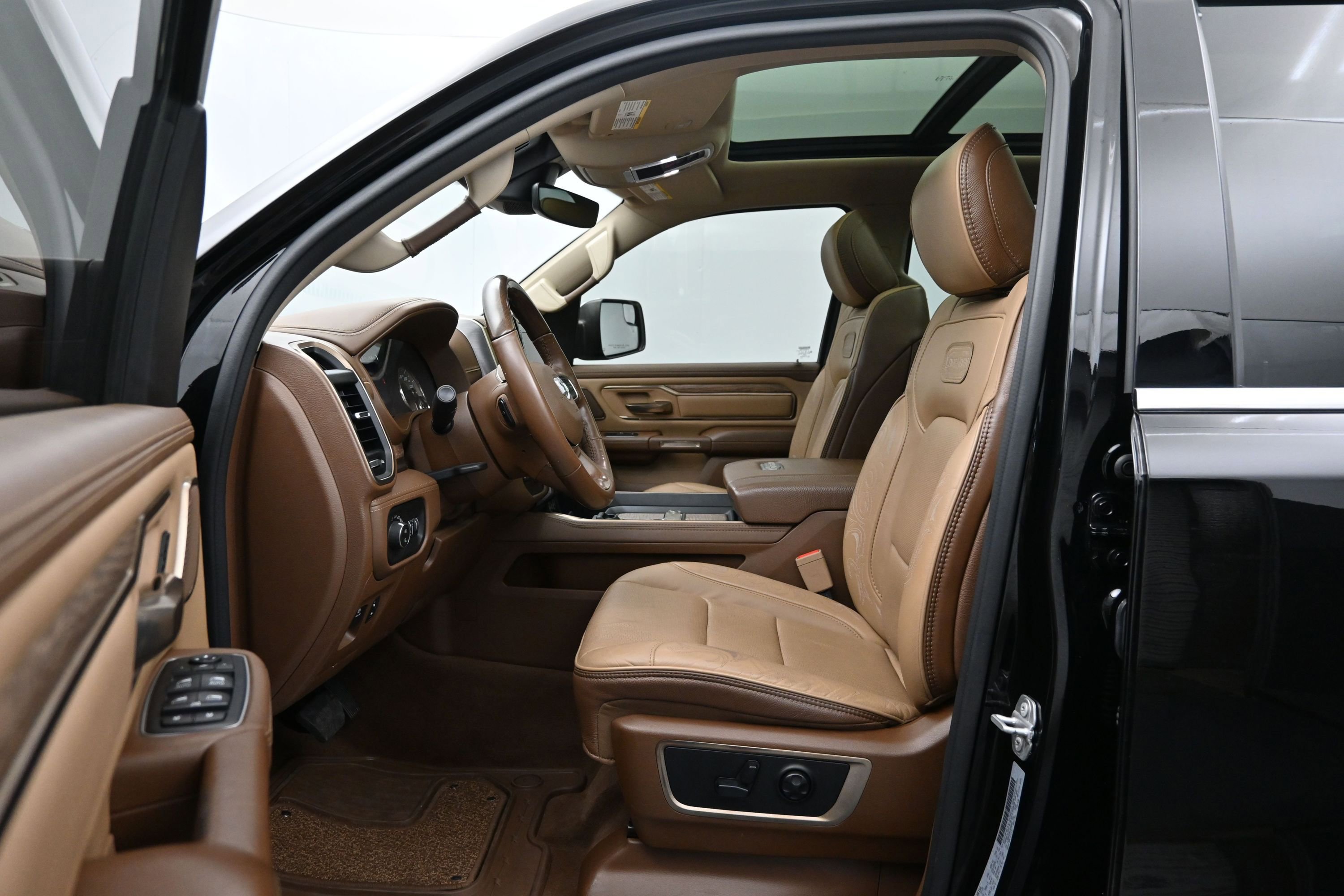 Used 2020 RAM 1500 Limited AWD/4WD image 9