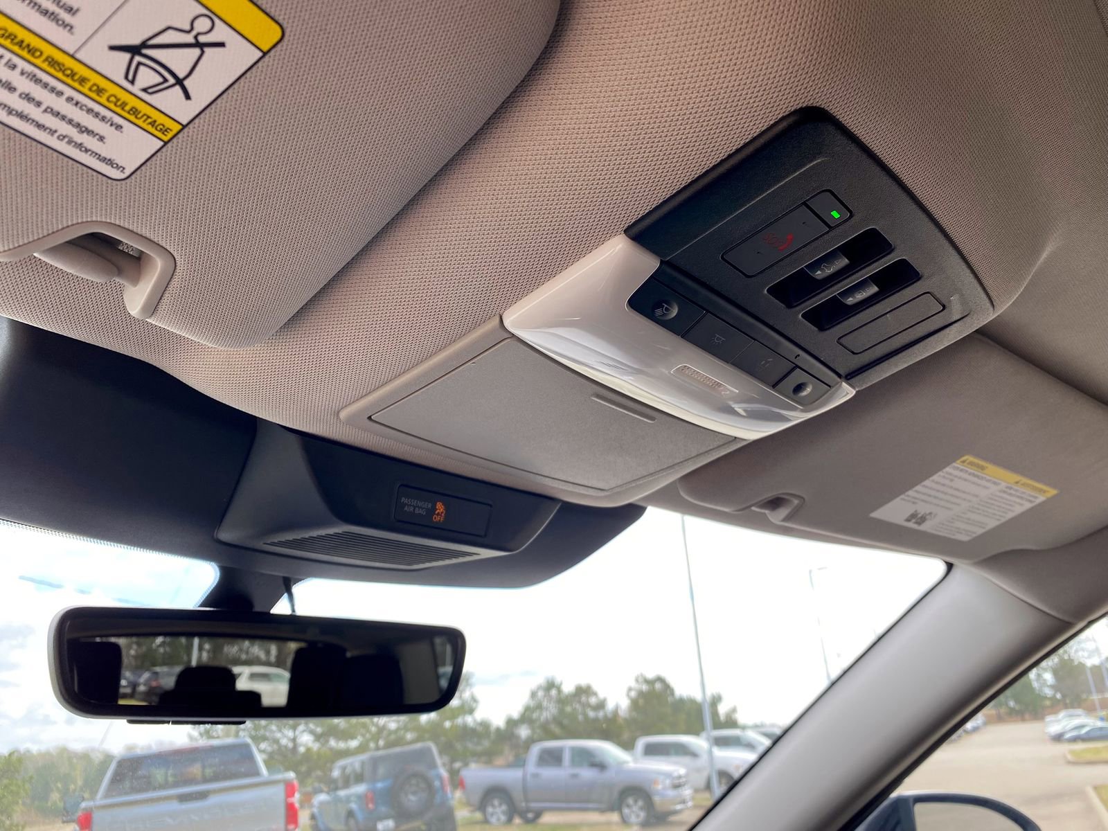 Used 2024 Nissan Pathfinder Platinum w/ Black Appearance Package image 23