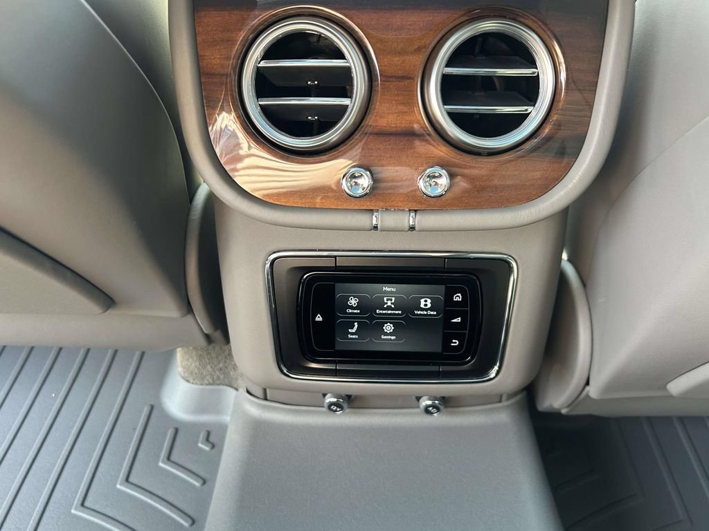Used 2019 Bentley Bentayga AWD/4WD image 14