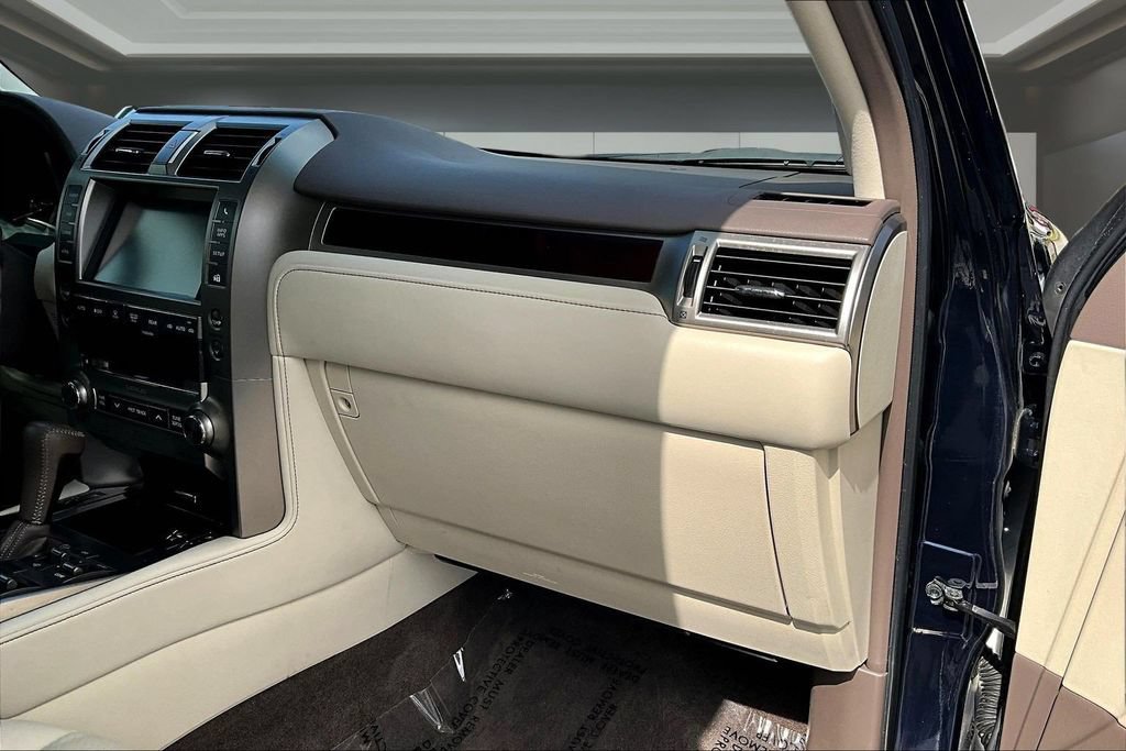 Used 2018 Lexus GX 460 Luxury w/ Preferred Accessory Package AWD/4WD image 26