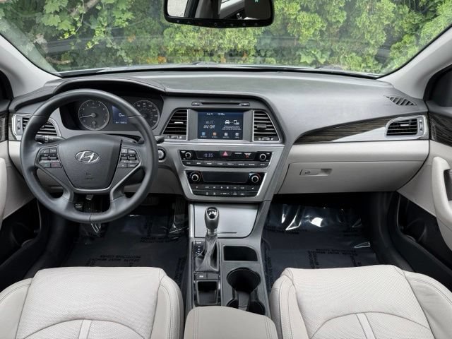 Used 2017 Hyundai Sonata Limited FWD image 17
