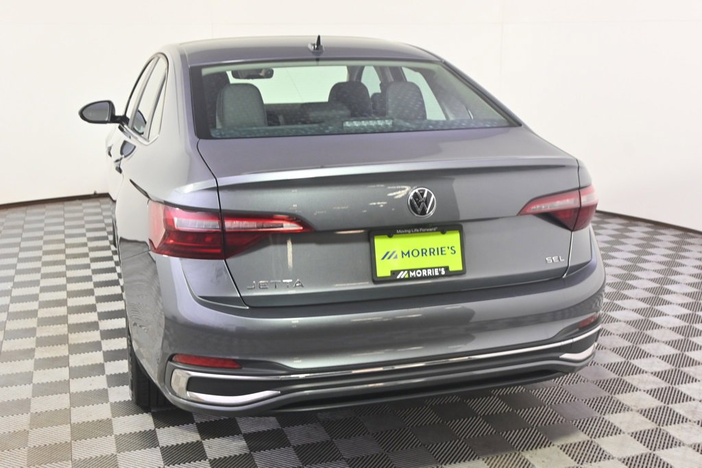 Used 2024 Volkswagen Jetta SEL image 4