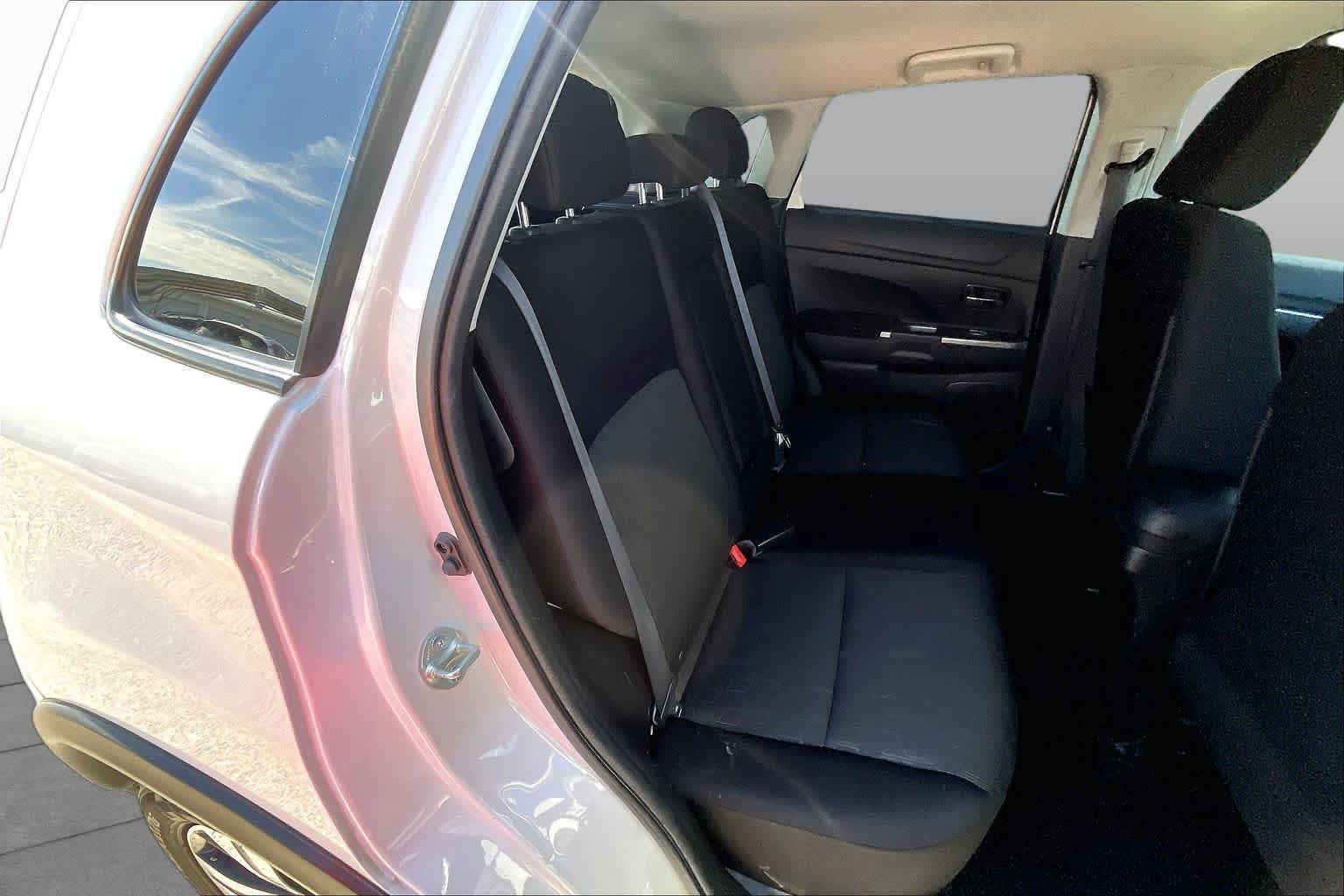 Used 2021 Mitsubishi Outlander Sport SE FWD image 34