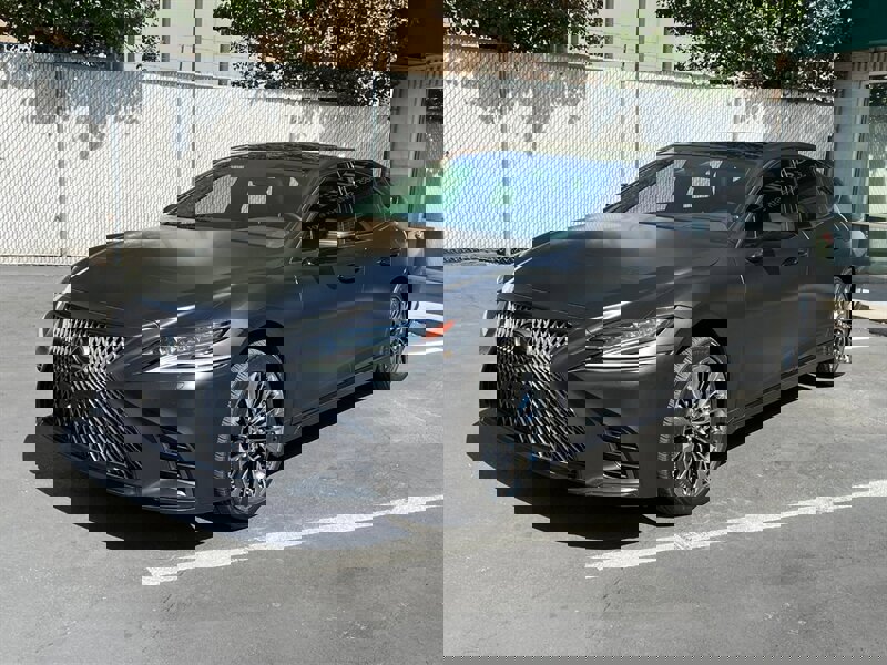 Used 2018 Lexus LS 500 AWD w/ Luxury Package image 3