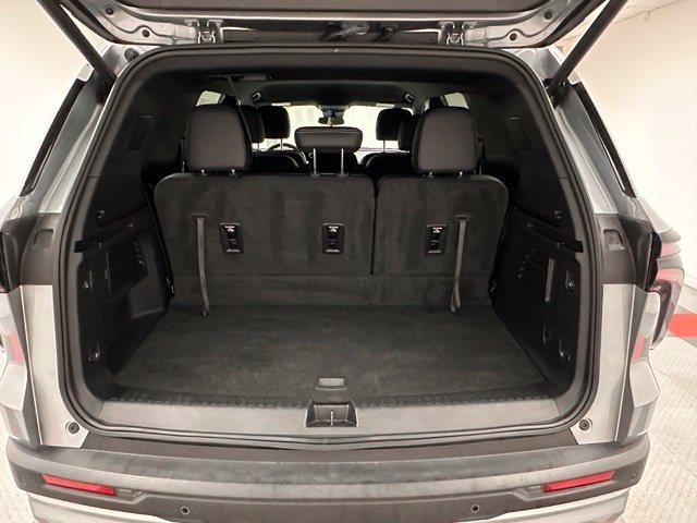 Used 2026 Chevrolet Traverse LT FWD image 21