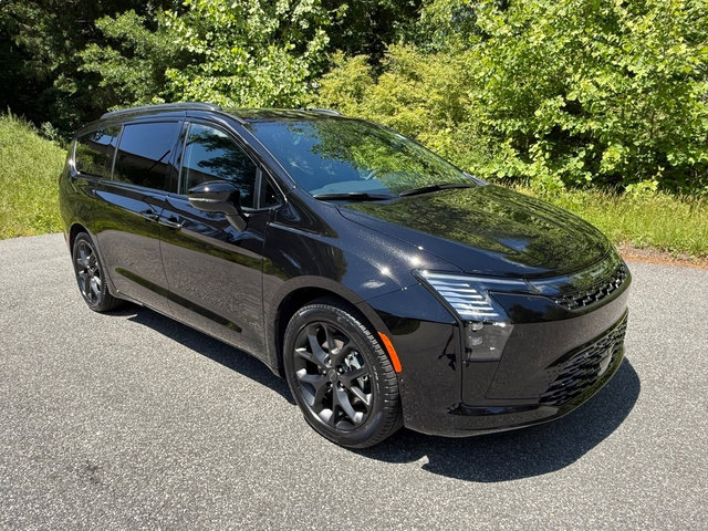 New 2027 Chrysler Pacifica Select FWD image 4
