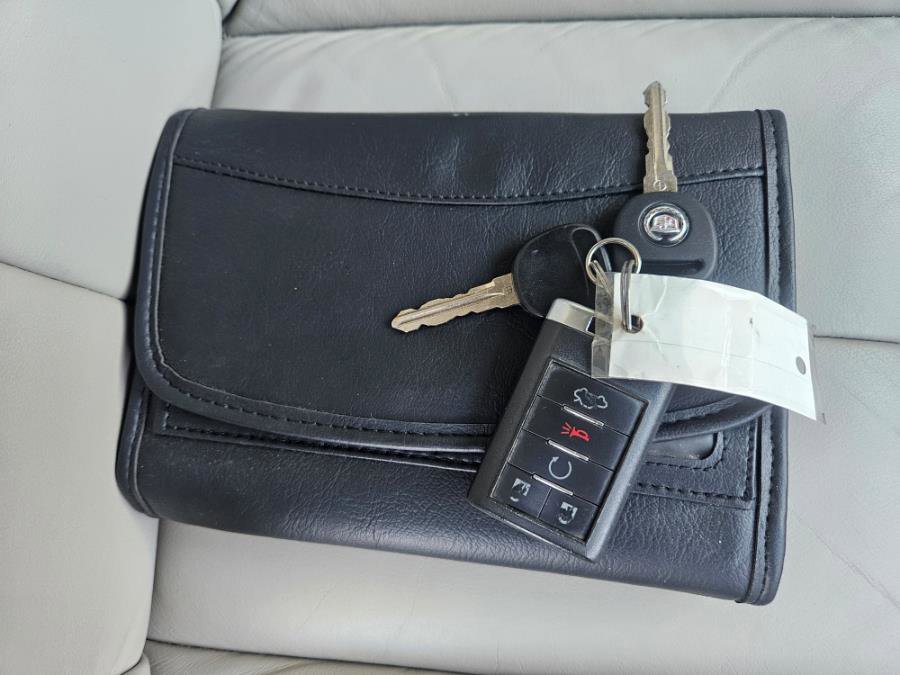 Used 2010 Cadillac DTS image 40