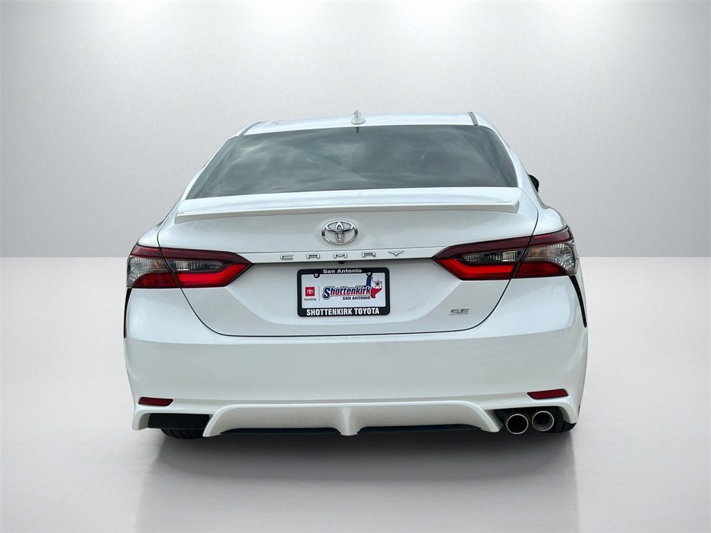 Used 2023 Toyota Camry SE image 6