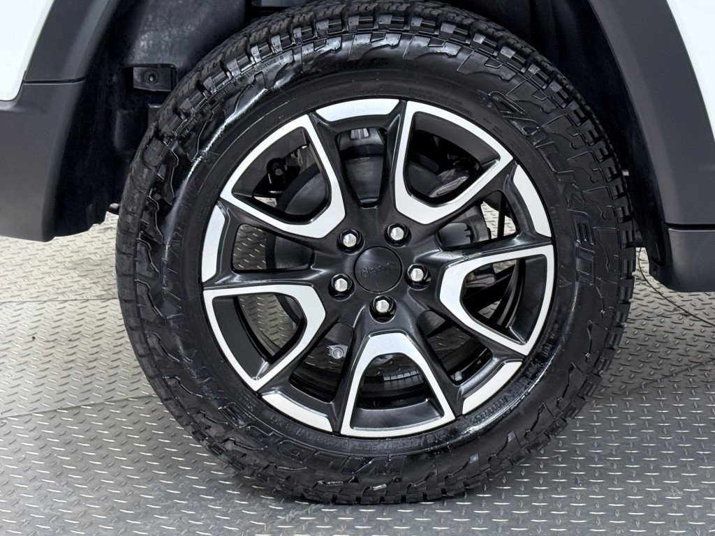 Used 2024 Jeep Compass Trailhawk image 10