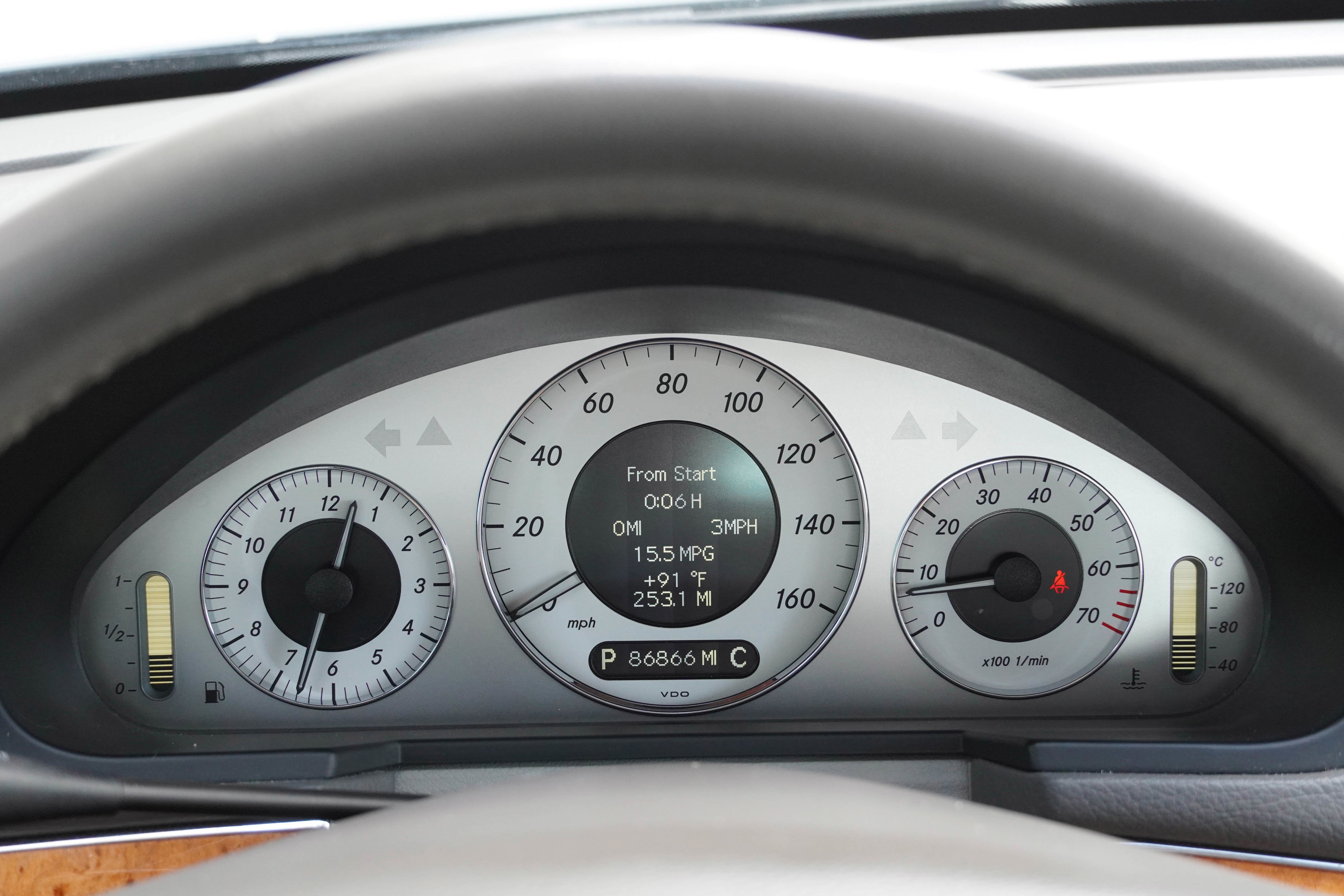 Used 2008 Mercedes-Benz E 350 4MATIC Sedan image 19