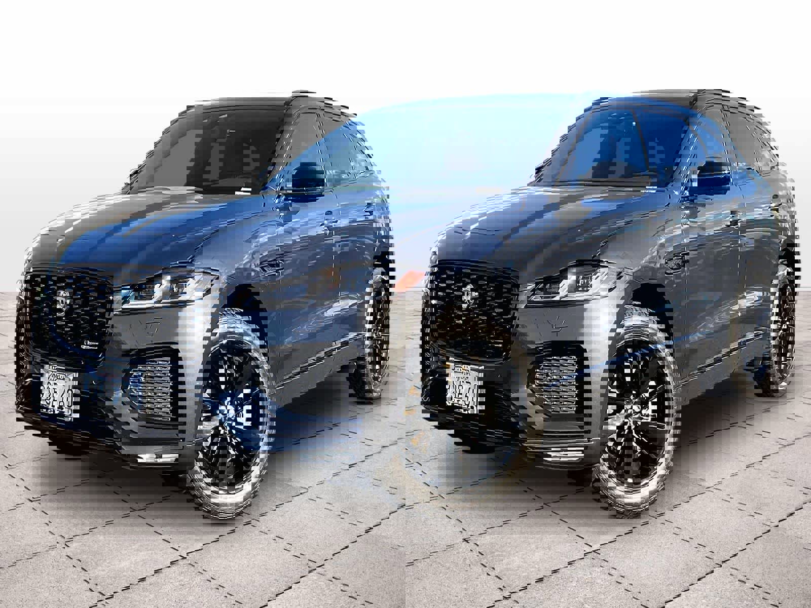 Used 2025 Jaguar F-PACE R-Dynamic S image 1