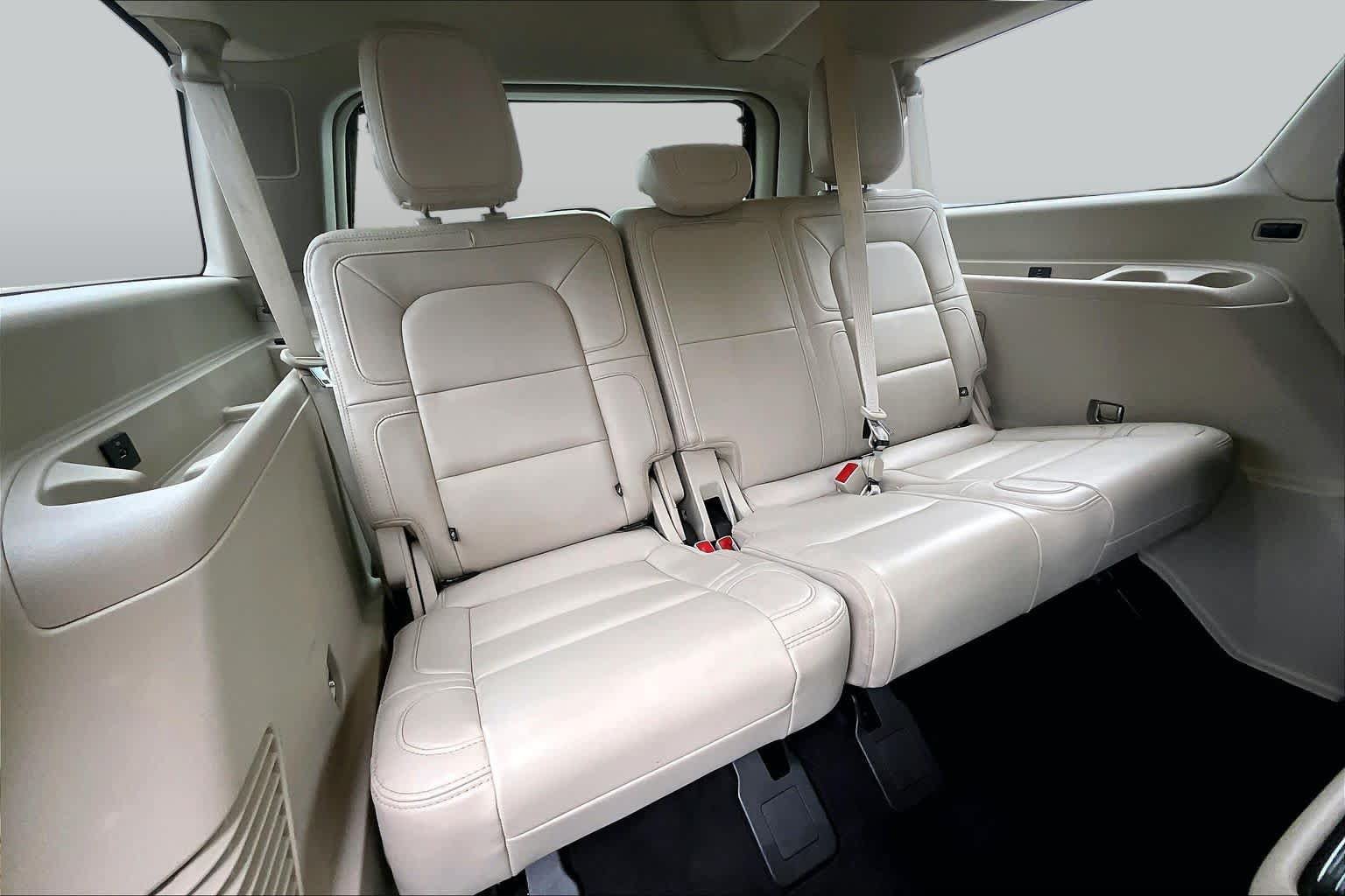 Used 2021 Lincoln Navigator L Reserve w/ Luxury Package AWD/4WD image 23