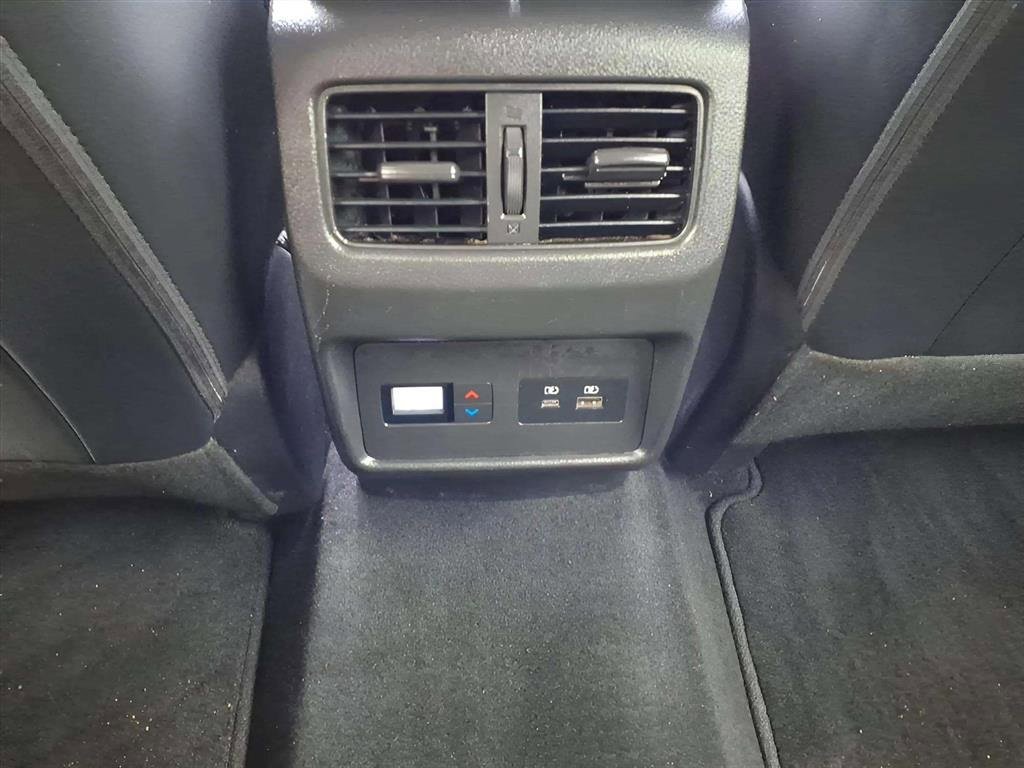 Used 2023 Nissan Rogue SL w/ SL Premium Package image 13