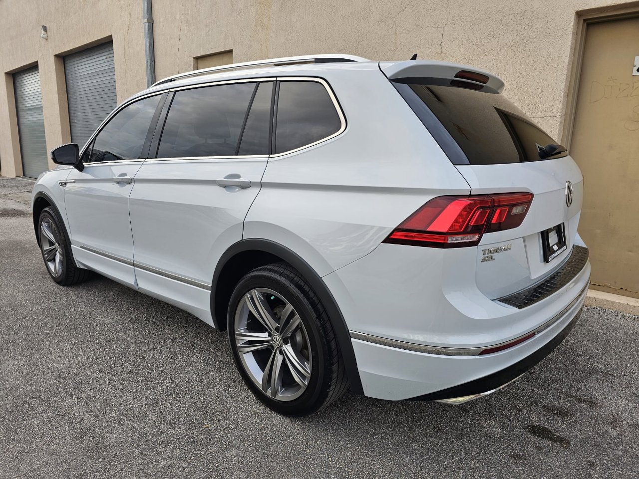 Used 2019 Volkswagen Tiguan SEL R-Line image 12