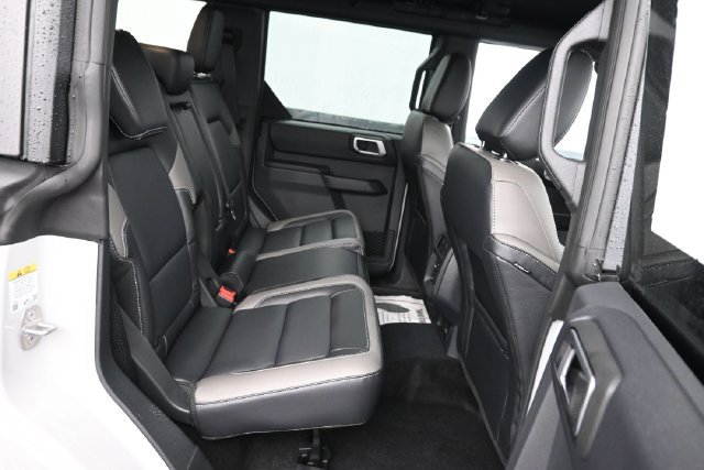 New 2026 Ford Bronco Outer Banks w/ Sasquatch Package AWD/4WD image 7