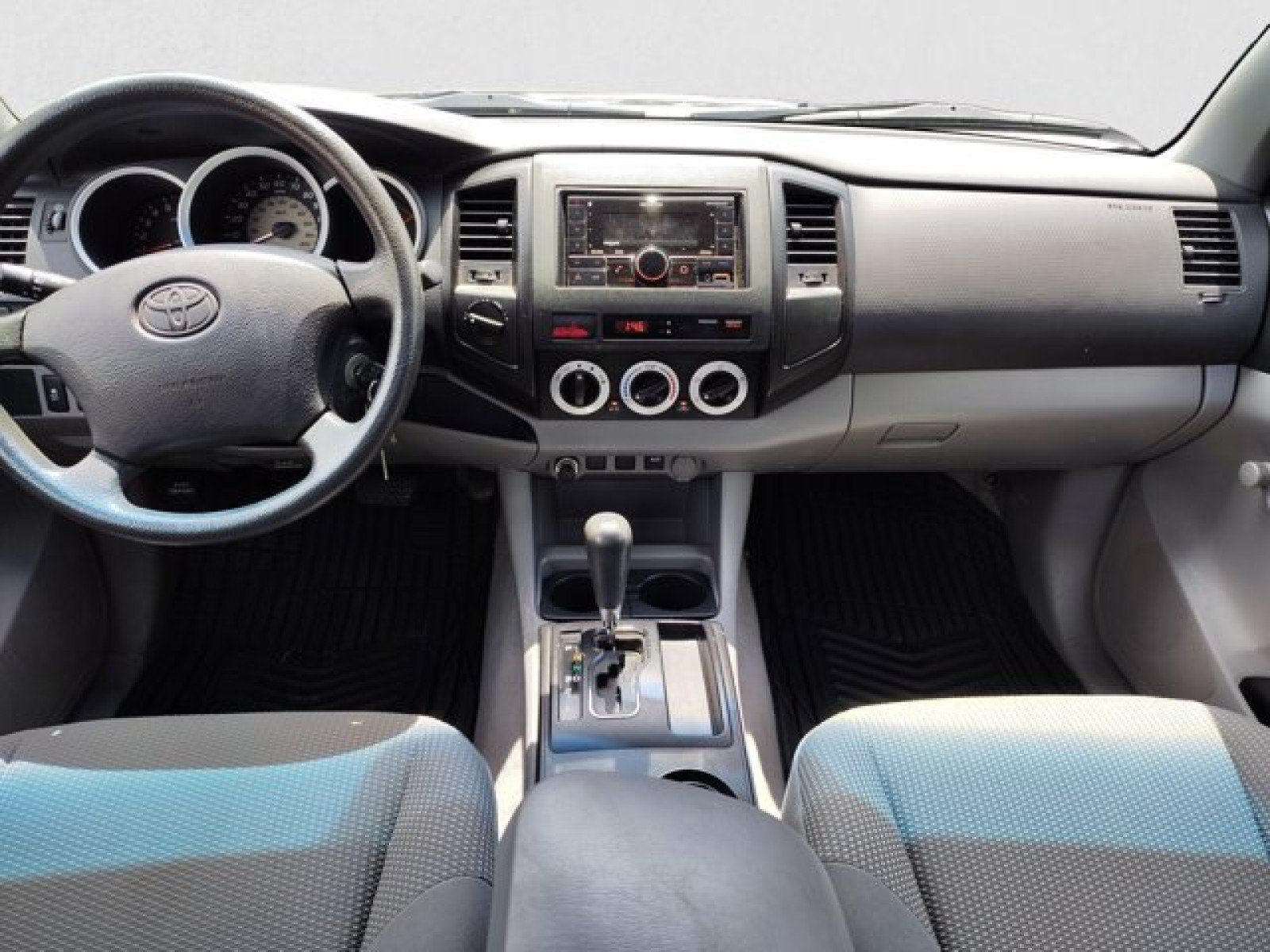 Used 2011 Toyota Tacoma 4x4 Regular Cab image 11