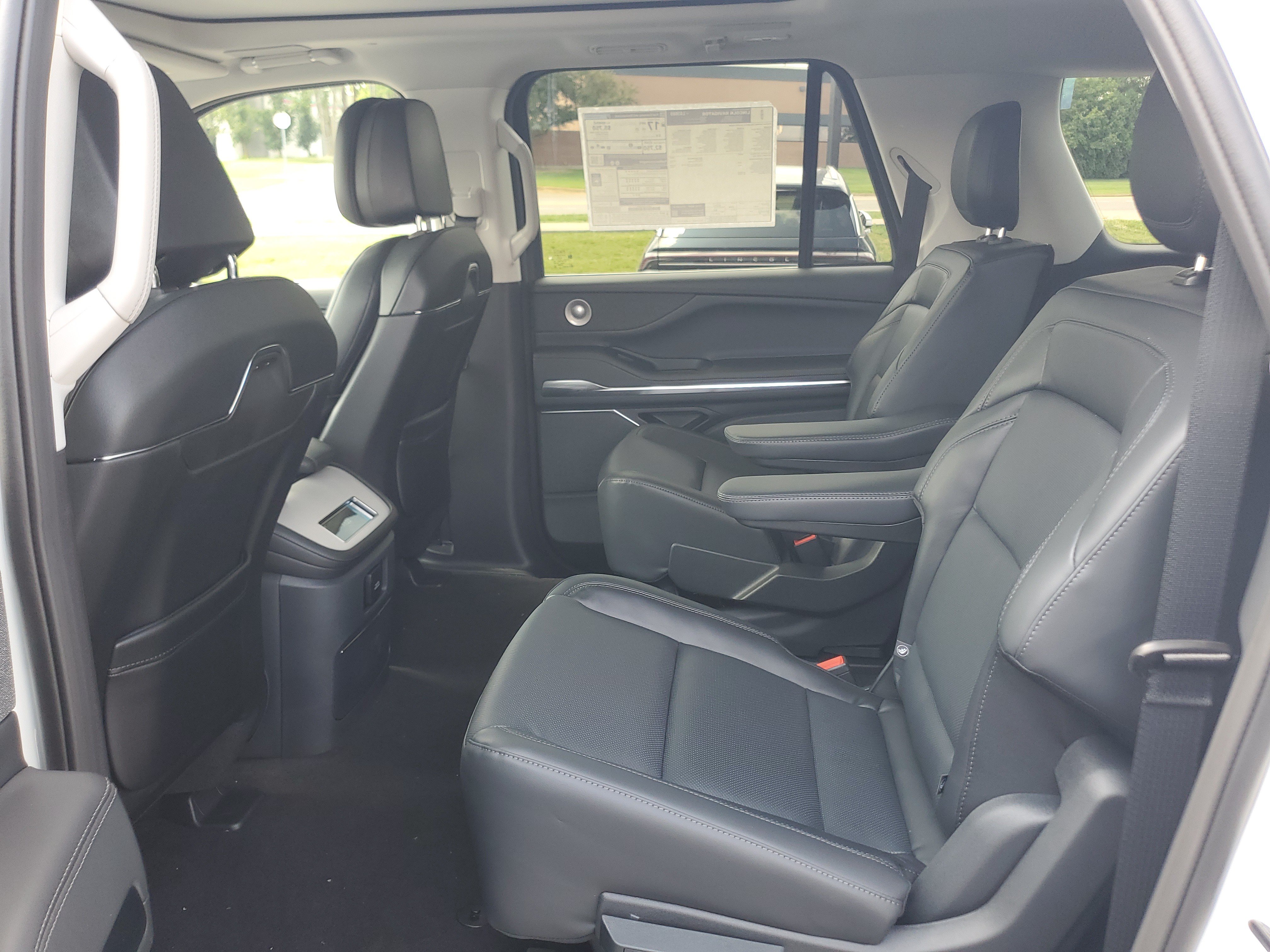 New 2027 Lincoln Navigator L Reserve AWD/4WD image 27