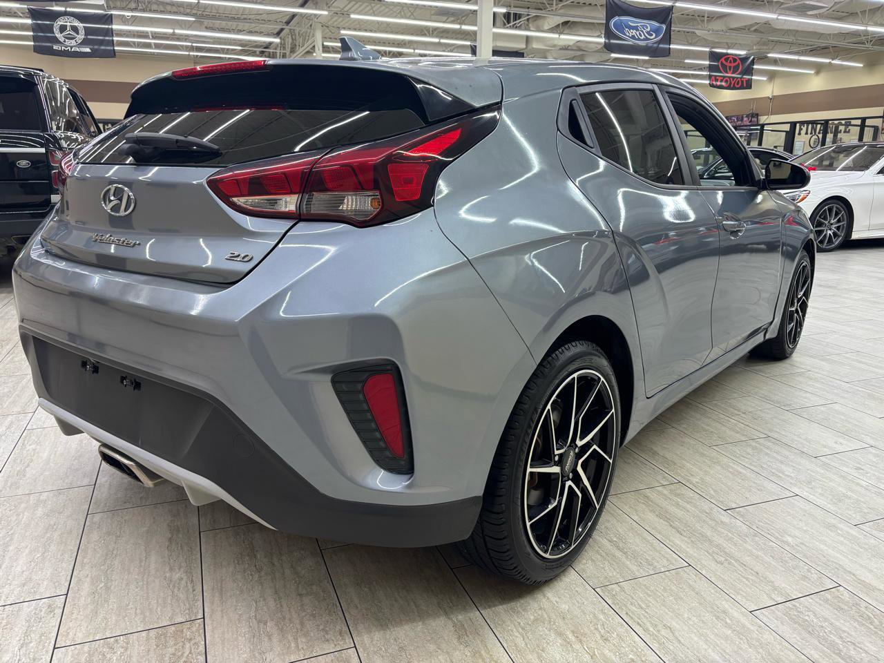 Used 2019 Hyundai Veloster 2.0 FWD image 9