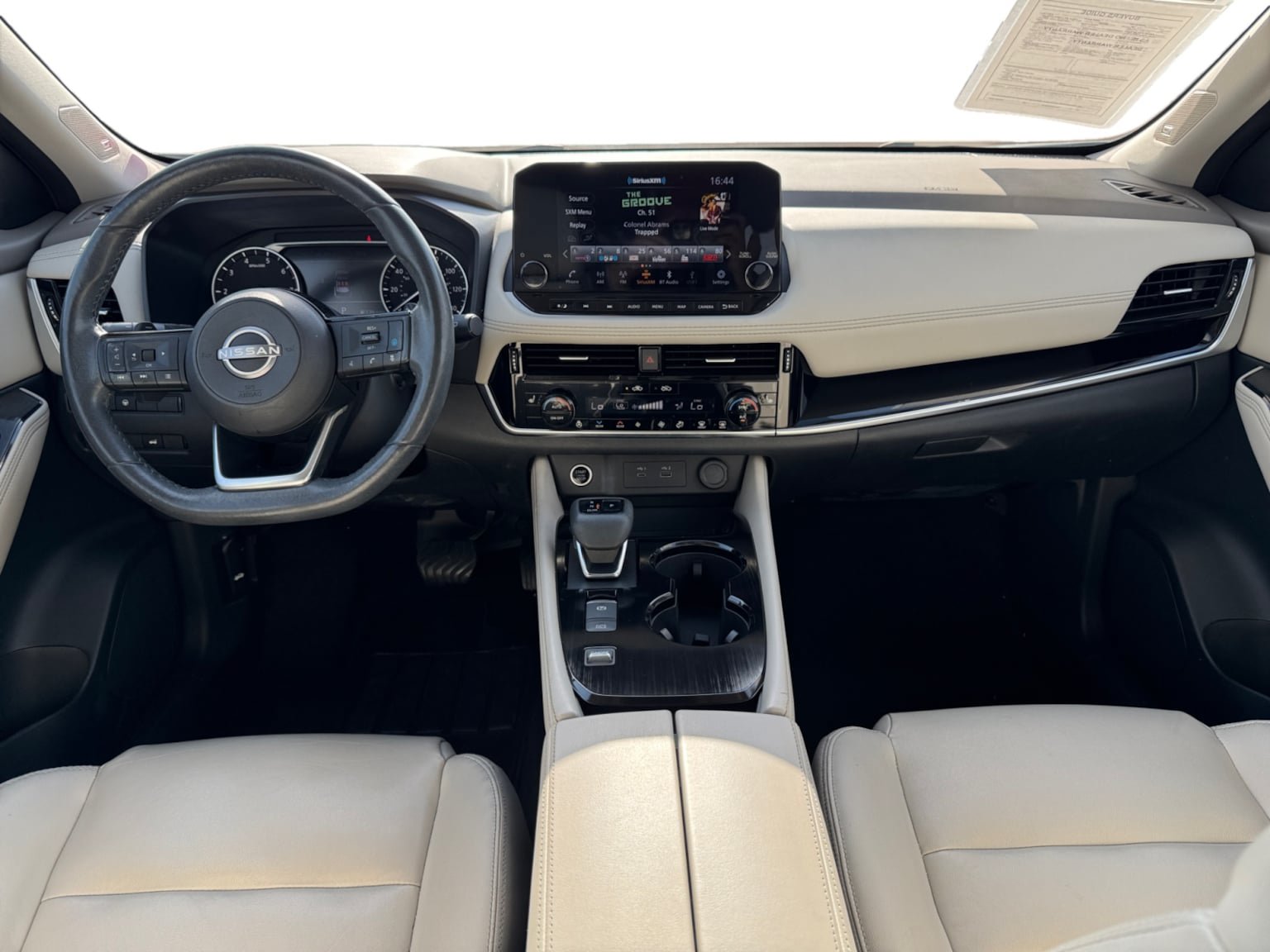 Used 2023 Nissan Rogue SL w/ SL Premium Package FWD image 12