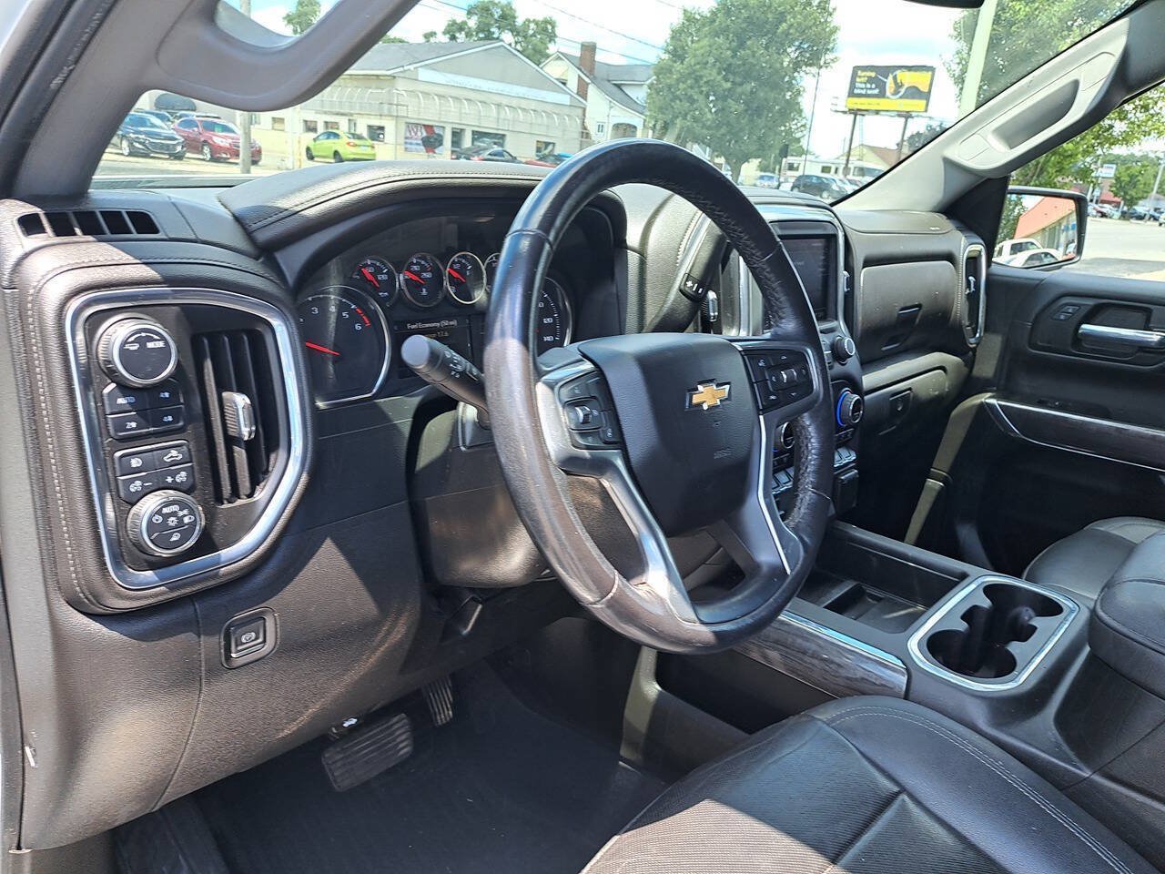 Used 2022 Chevrolet Silverado 1500 LTZ AWD/4WD image 8