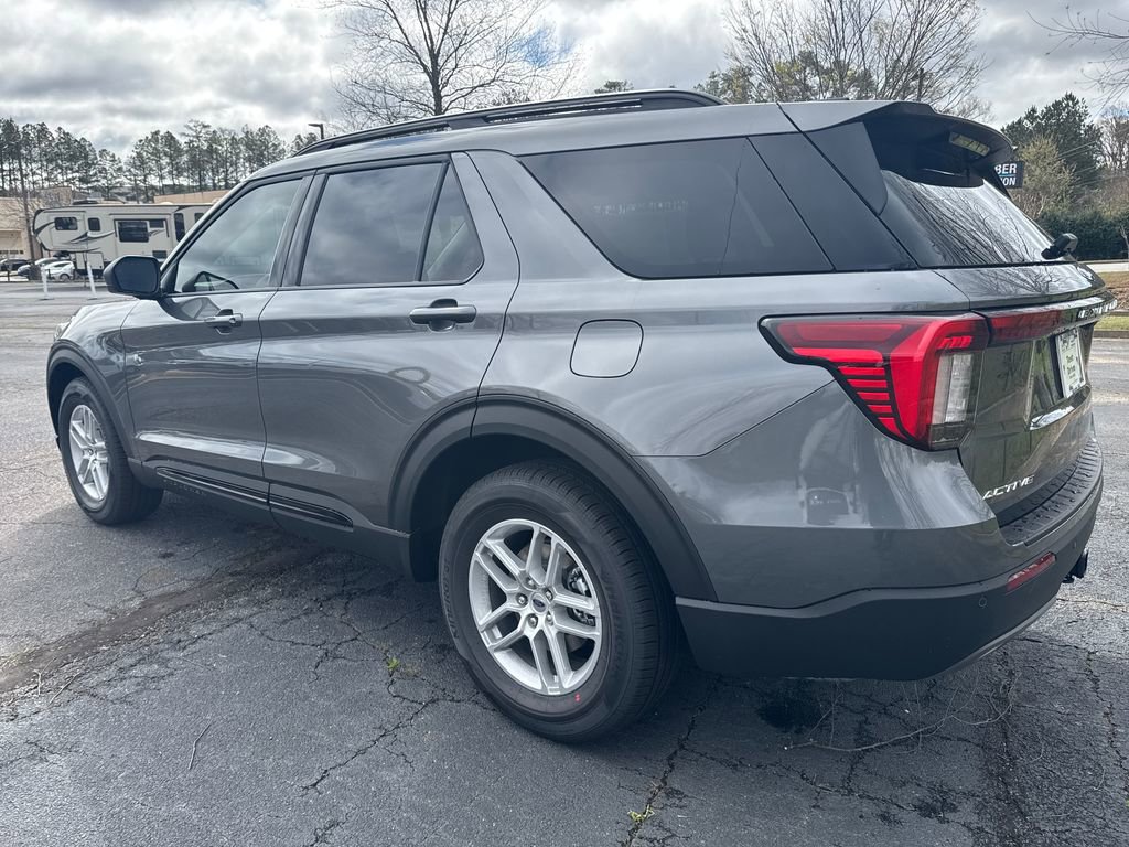 New 2026 Ford Explorer Active w/ Active Comfort Package image 8