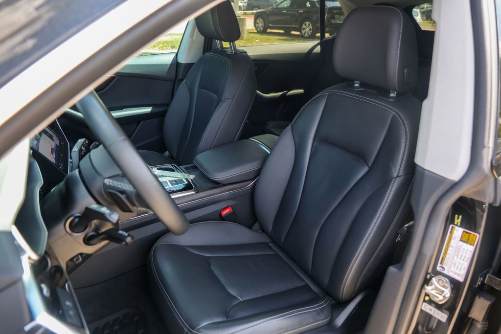 Used 2022 Audi Q8 Premium image 7