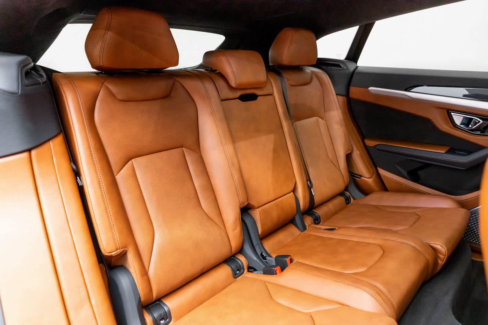 Used 2022 Lamborghini Urus AWD/4WD image 13