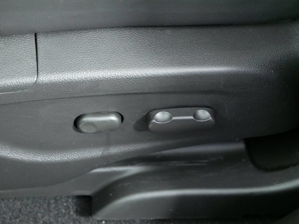 Used 2019 Chevrolet Trax LT w/ LT Convenience Package FWD image 22