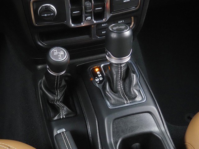 Used 2022 Jeep Wrangler Unlimited Sahara w/ Safety Group image 27