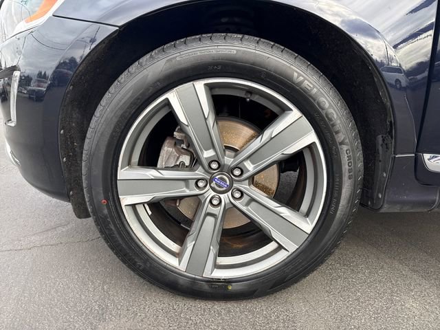 Used 2017 Volvo XC60 T6 Dynamic w/ Preferred Option Package image 30