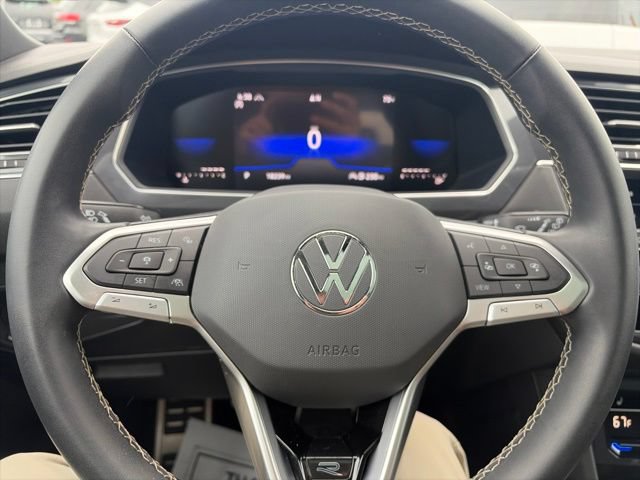 Used 2023 Volkswagen Tiguan SE R-Line AWD/4WD image 13