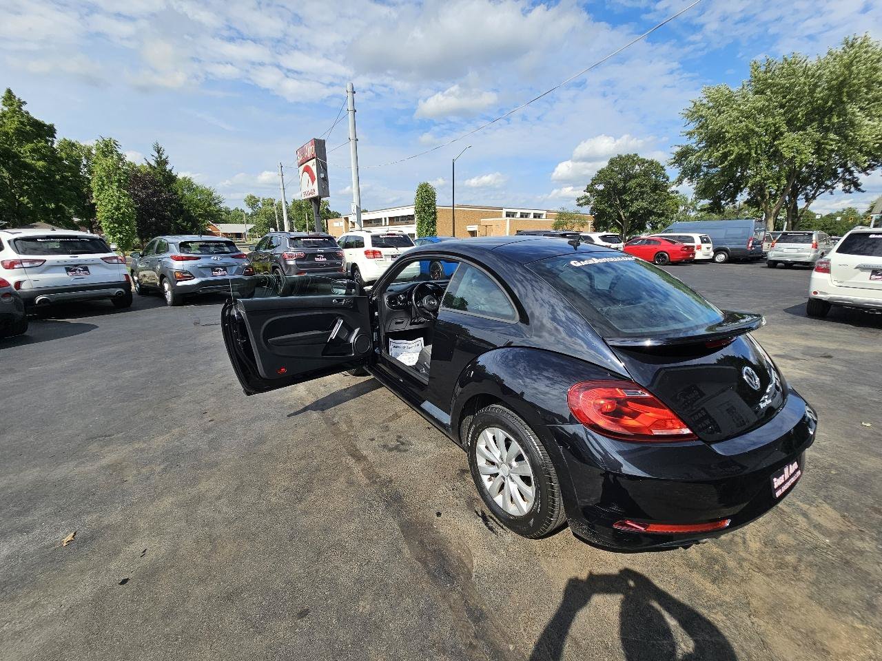 Used 2017 Volkswagen Beetle 1.8T S FWD image 18