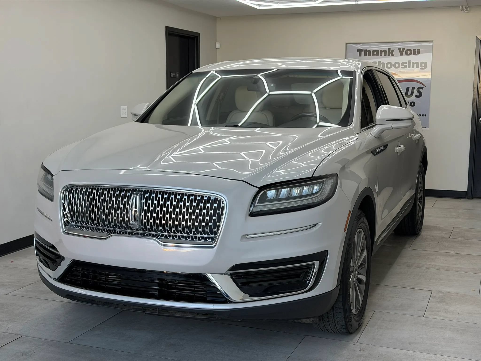 Used 2020 Lincoln Nautilus FWD w/ Equipment Group 101A image 2