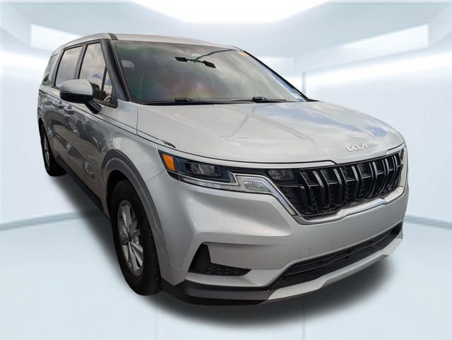 Used 2023 Kia Carnival LX image 4