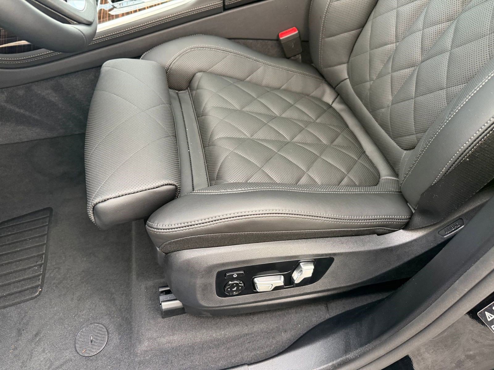 Used 2026 BMW X7 xDrive40i w/ Premium Package image 12