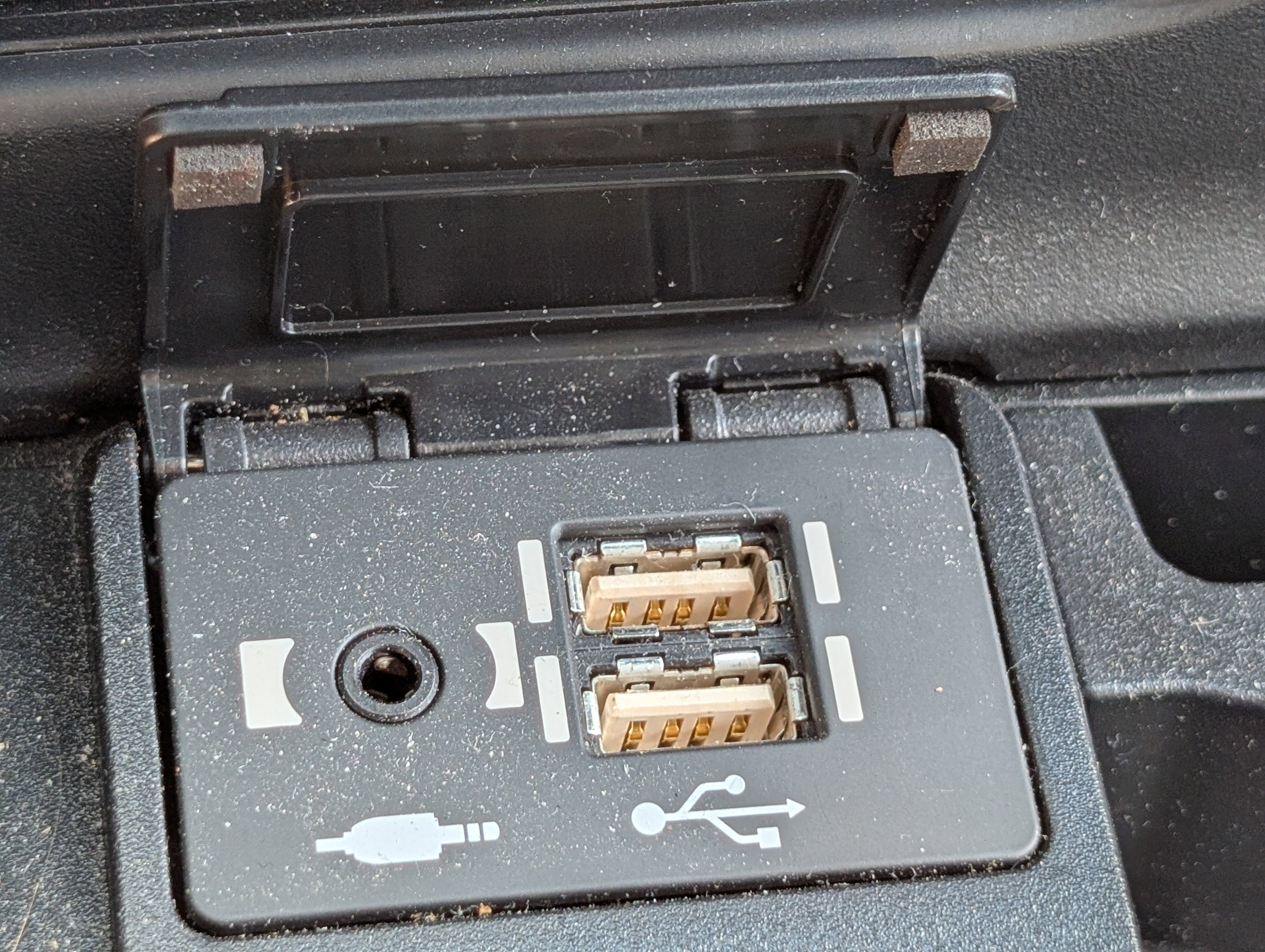 Certified 2022 Lexus ES 300h w/ Premium Package image 24