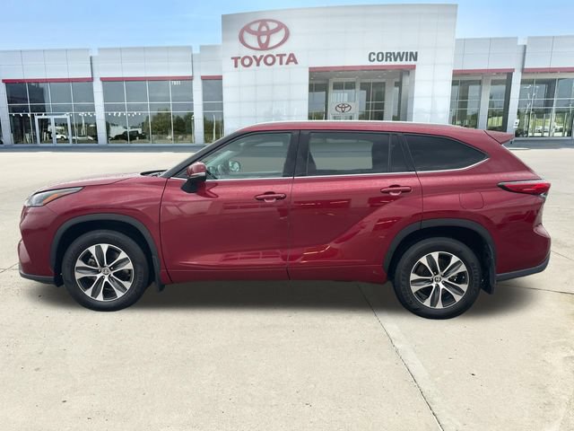 Used 2021 Toyota Highlander XLE AWD/4WD video 2