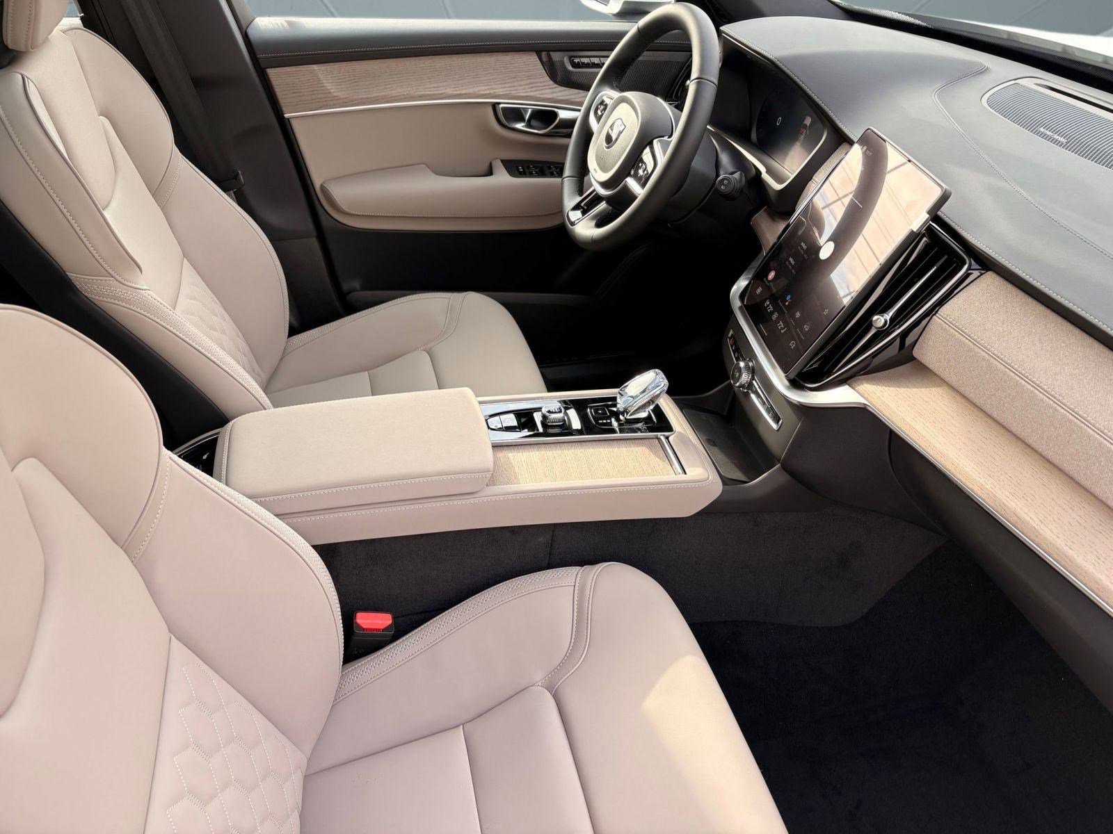 New 2026 Volvo XC90 T8 Plus w/ Protection Package Premier image 27