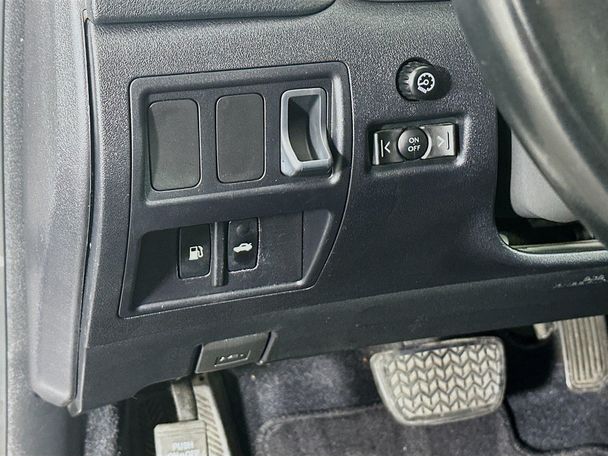 Used 2010 Lexus IS 250 RWD image 16