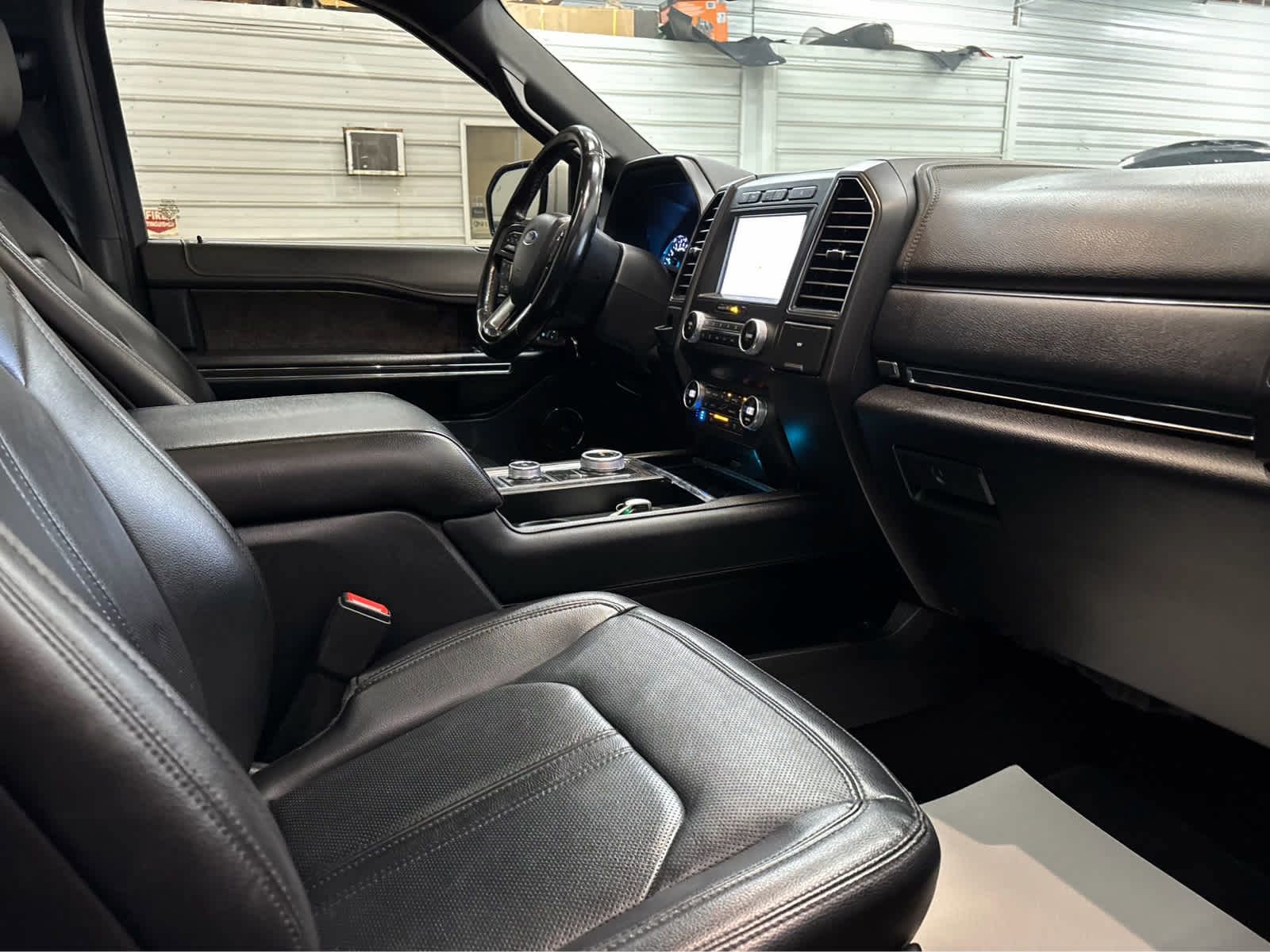 Used 2021 Ford Expedition Limited AWD/4WD image 28