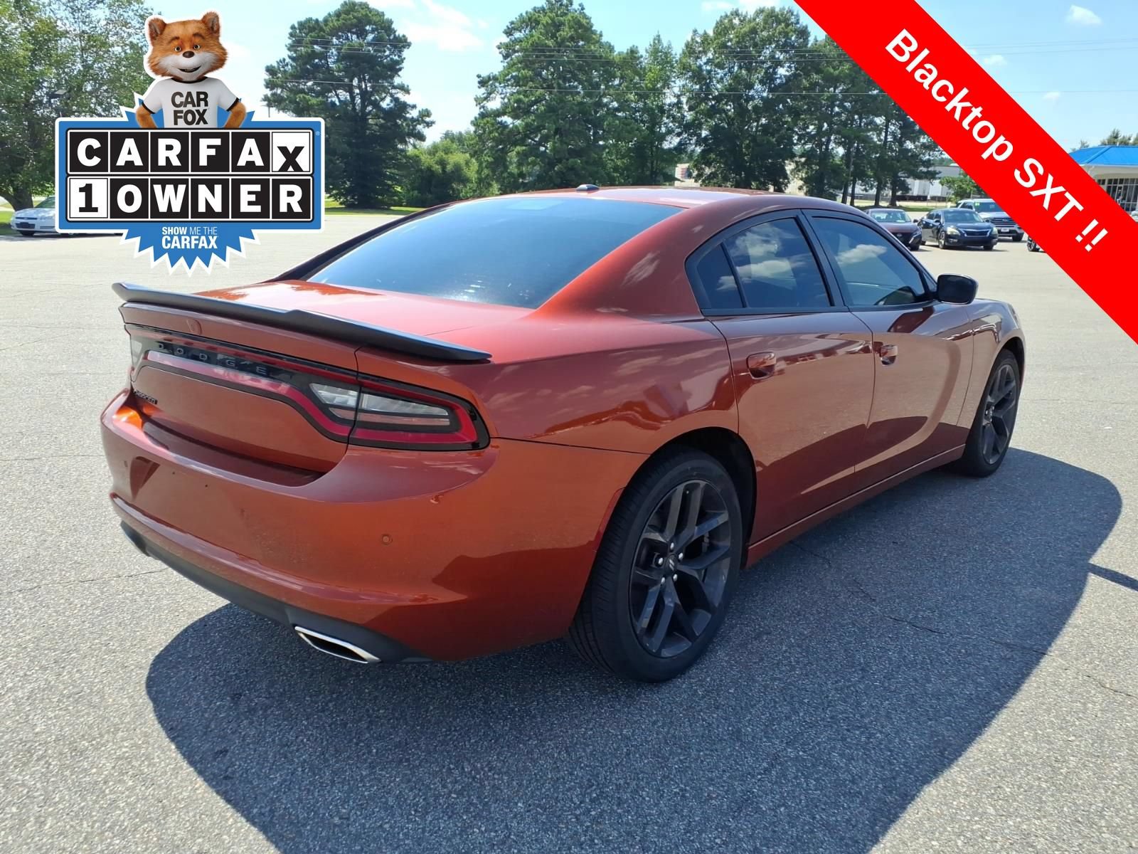 Used 2022 Dodge Charger SXT w/ Blacktop Package RWD image 5