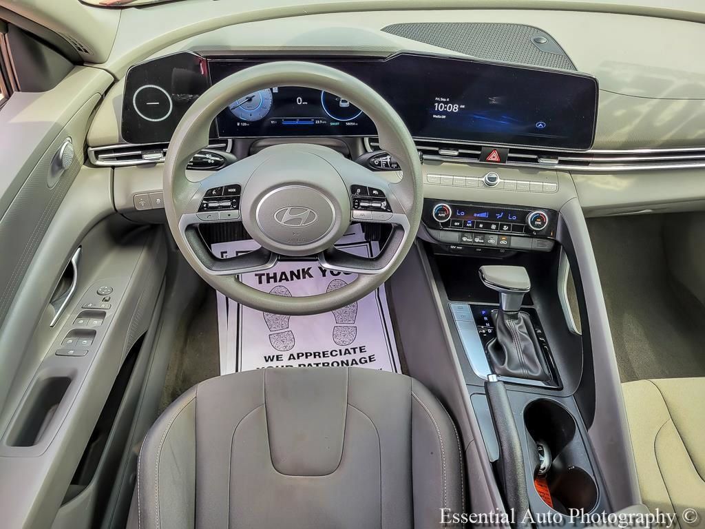 Used 2024 Hyundai Elantra SEL FWD image 12