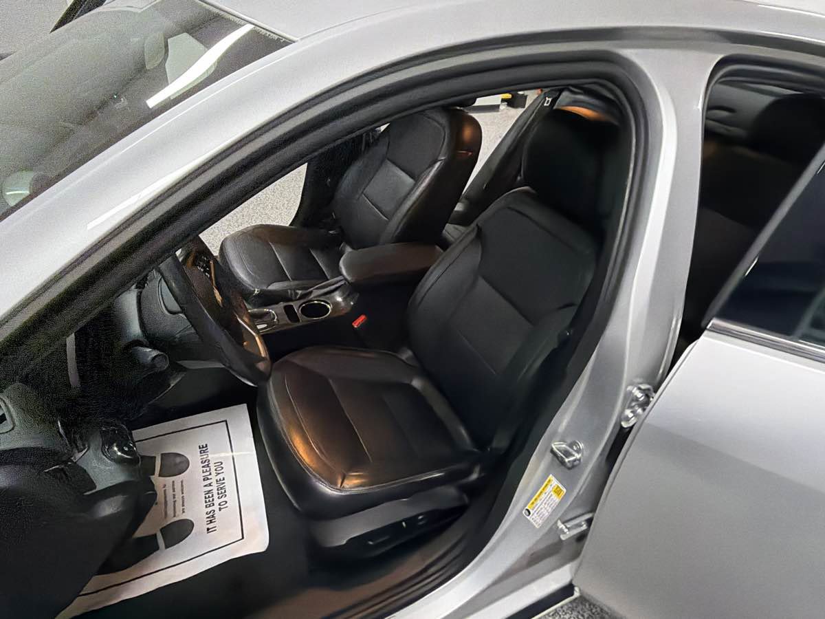 Used 2016 Chevrolet Malibu LTZ image 11