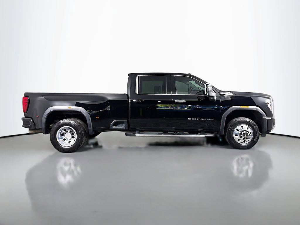 Used 2024 GMC Sierra 3500 Denali AWD/4WD image 8