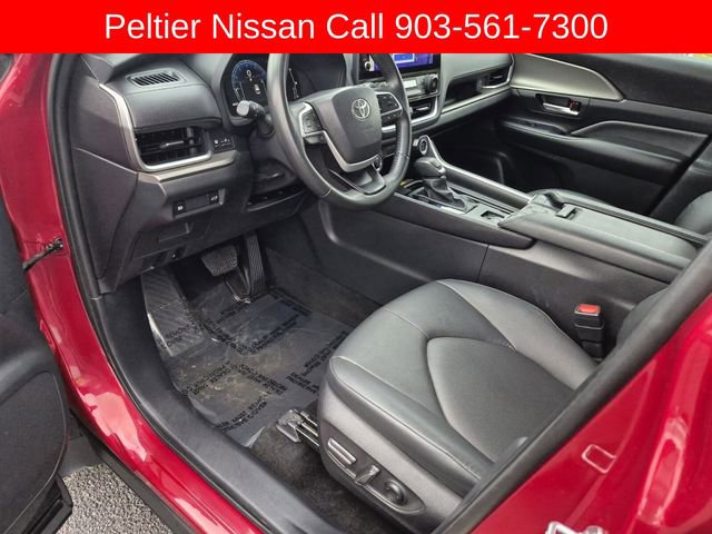 Used 2025 Toyota Grand Highlander AWD image 21