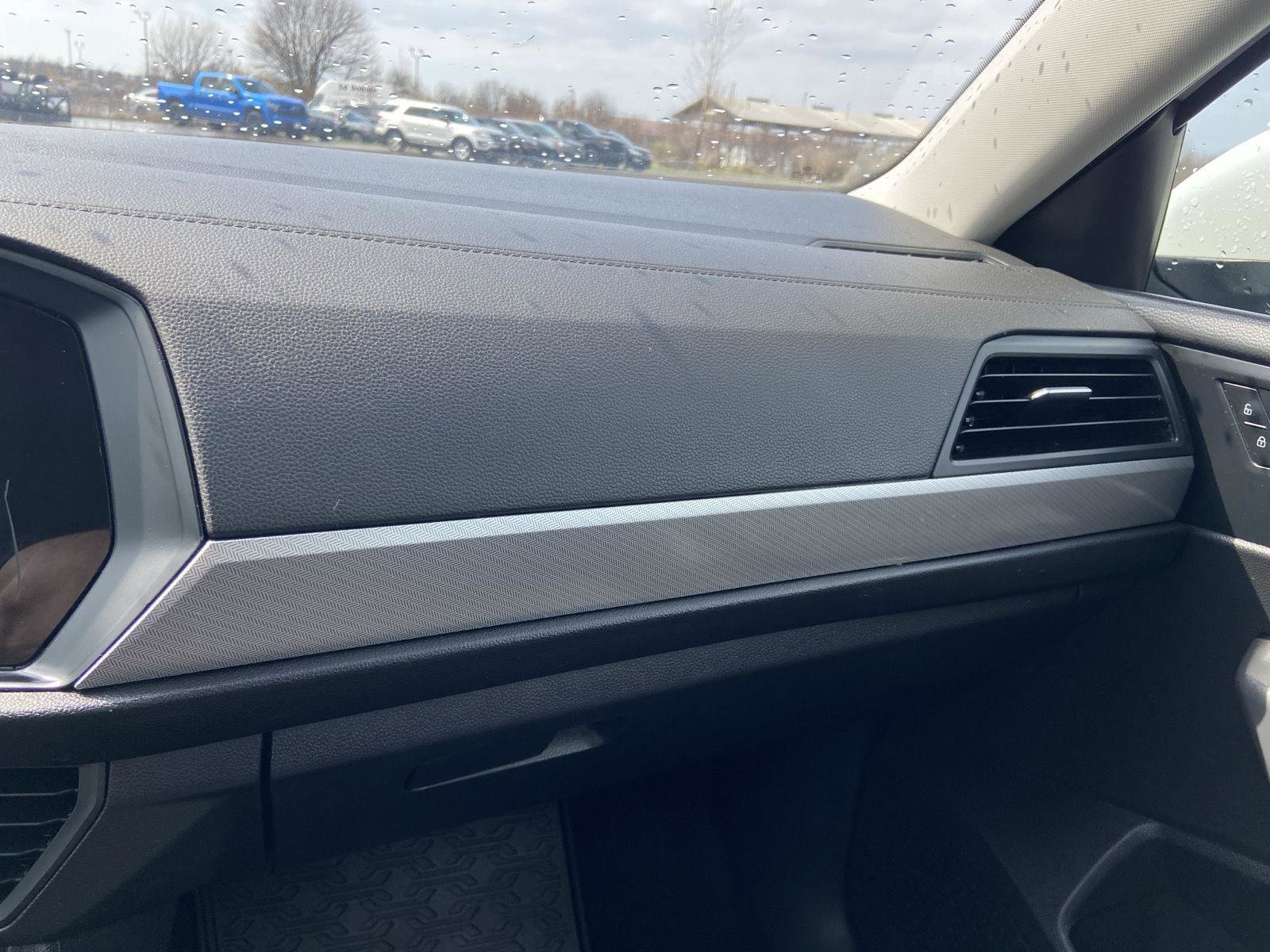 Used 2020 Volkswagen Jetta SE image 50